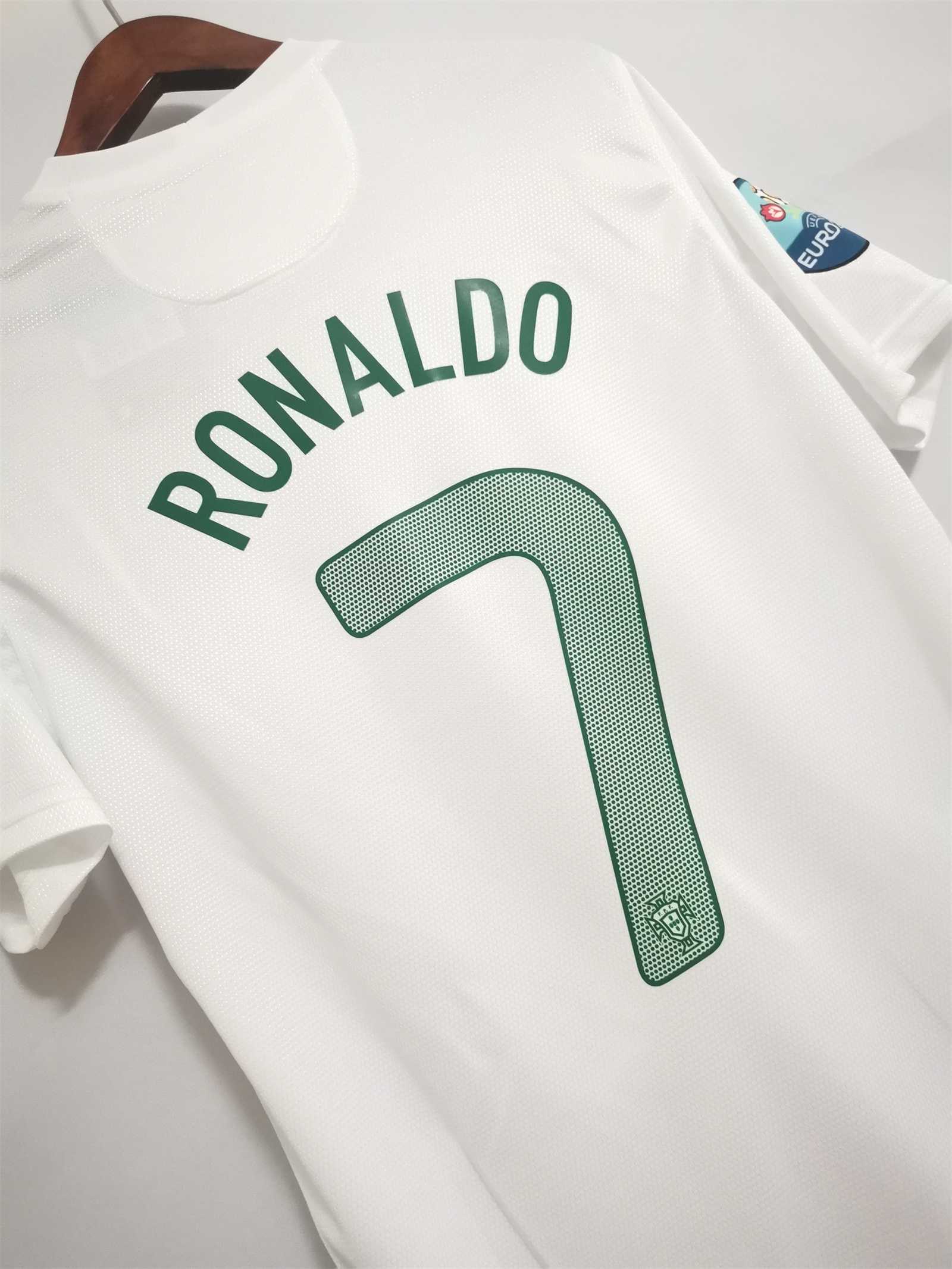 Camiseta Retro Portugal 2012 - Imagen 6